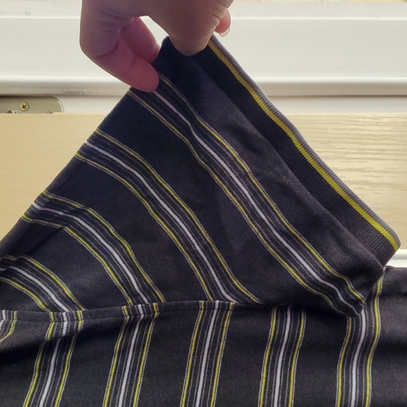 Dark gray and green polo - Picture 7 of 7